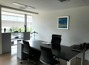 Office Space in Mohan Estate 9810025287