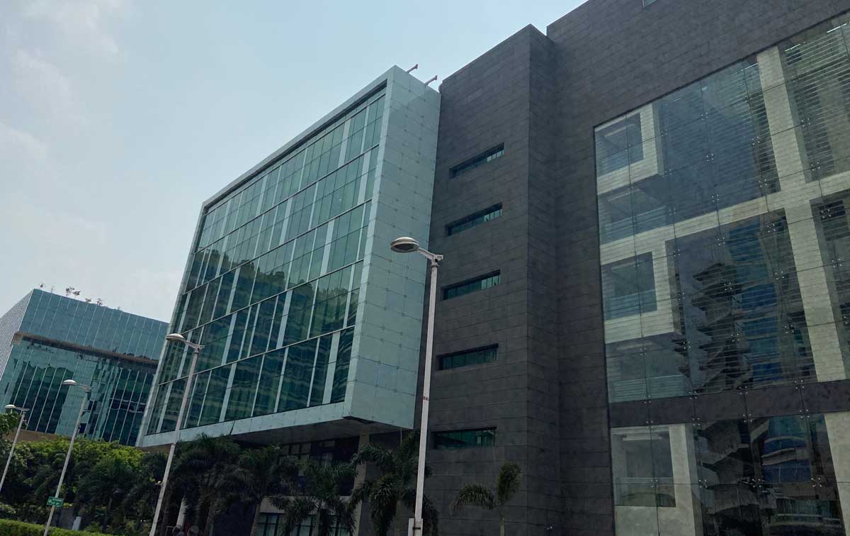 Commercial Office in Uppals M6 Near Metro Jasola - Prithvi Estates