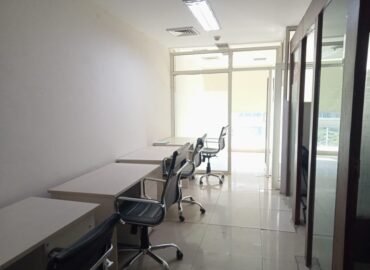 Commercial Office Space in DLF Towers Near Metro Station